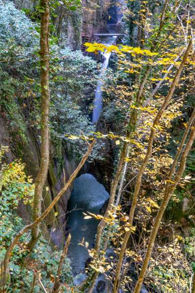 Samandere Şelalesi Tabiat Anıtı